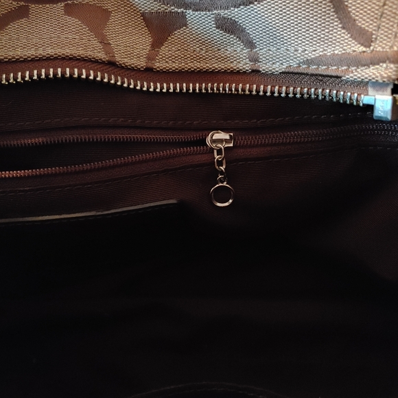 Coach Hamptons Signature Carryall Handbag F13072 - Picture 13 of 16